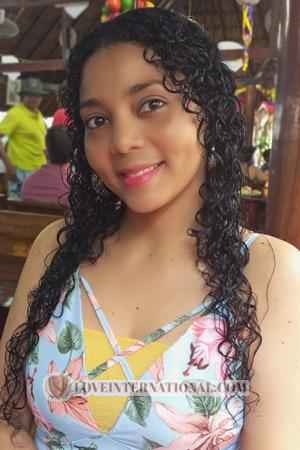 210683 - Yuranis Age: 34 - Colombia