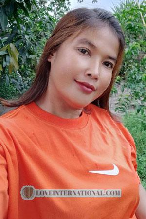 224011 - Puthea Age: 42 - Cambodia