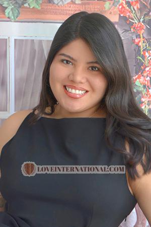 224909 - Nicole Age: 26 - Peru